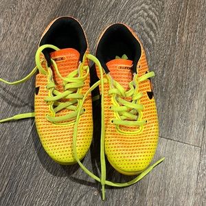 Under Armour boys soccer cleats